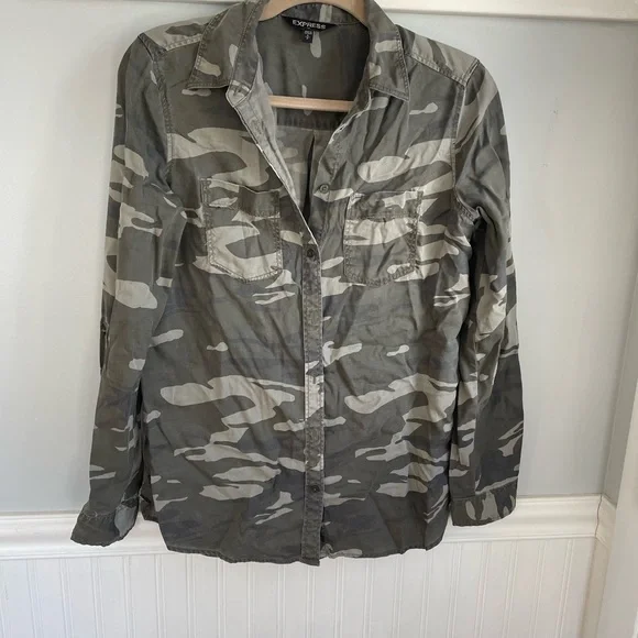 Express camo button down - Picture 1 of 6